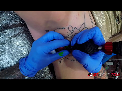 ❤️ Sully Savage oo aad u tattooed ayaa Kintirkeeda ku sawirtay tattoo ❌ Galmo